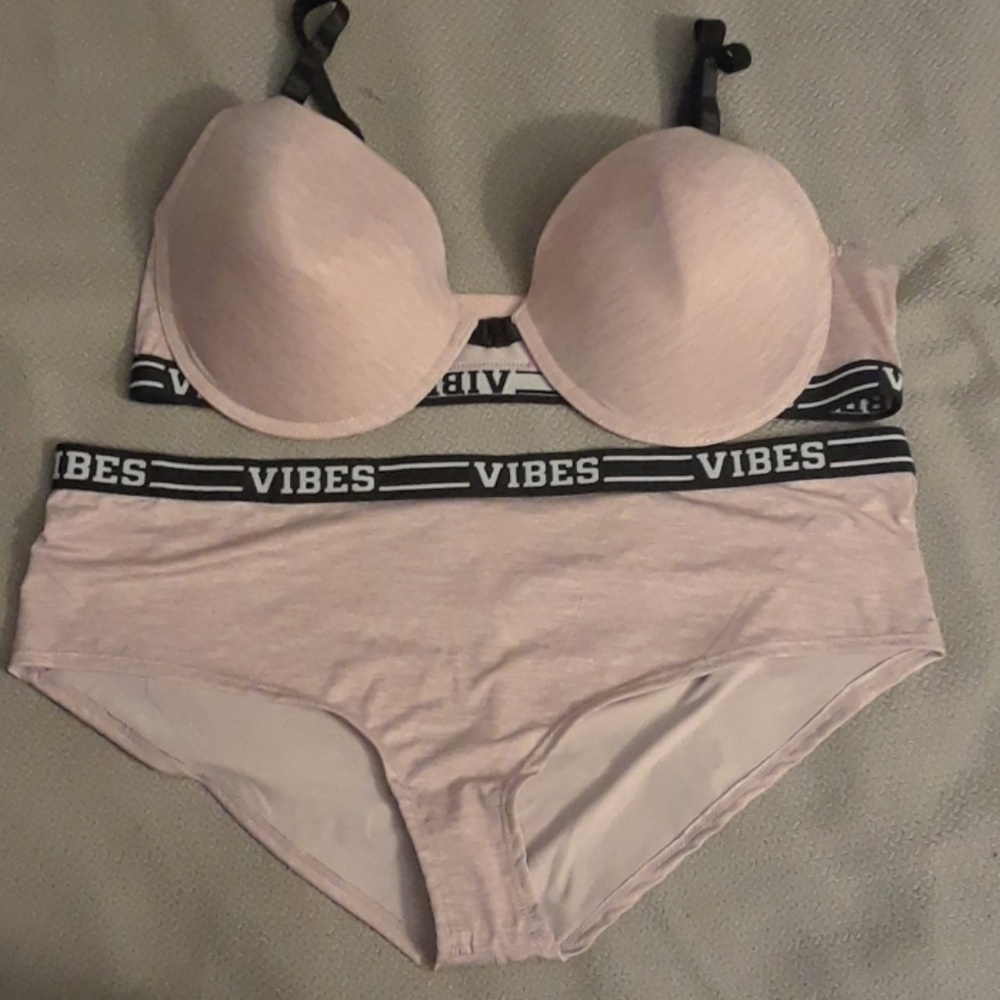 Fashion Nova Vibe Bra & Panty Set